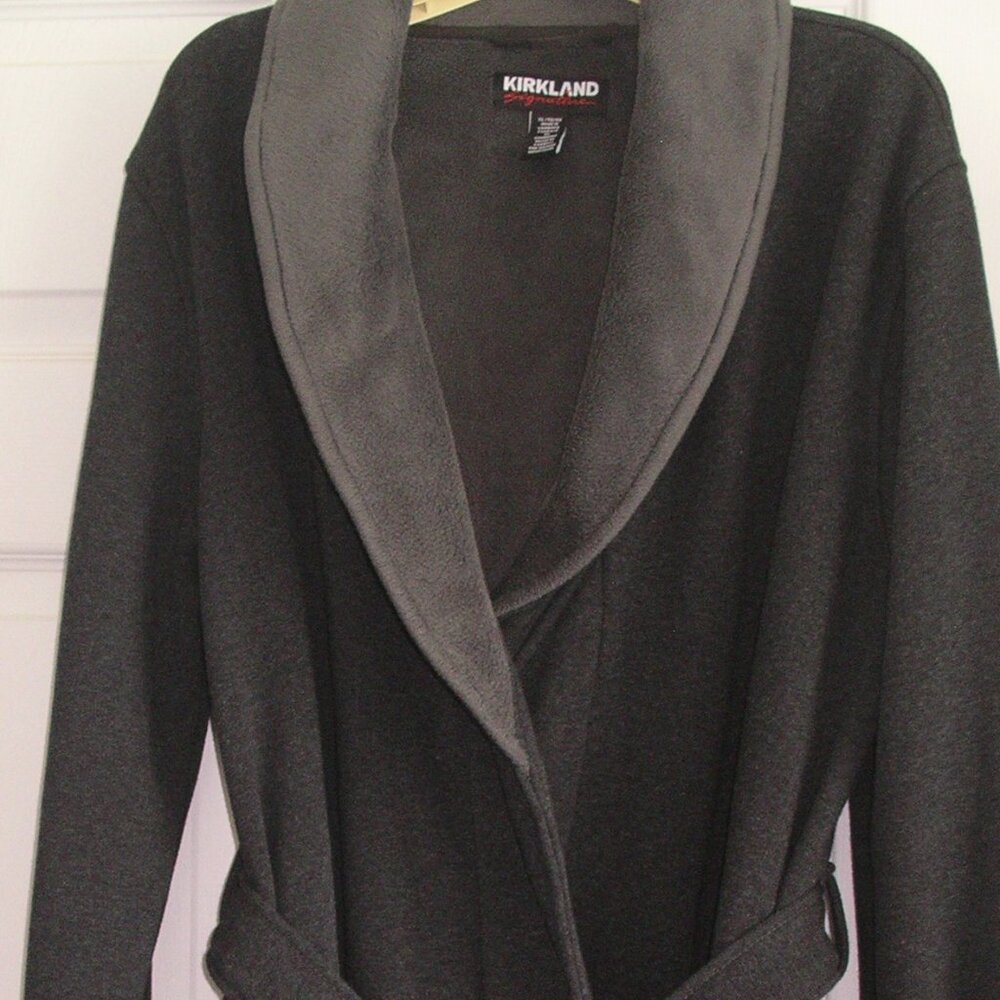 Kirkland Signature Men's plush warm gray velour calf length robe size XL
